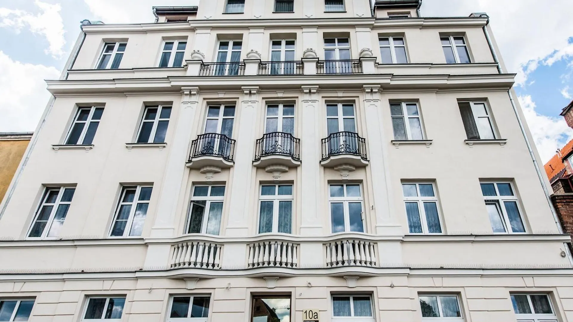 Lts Rent Comfortable River View & Art, Five Rooms Gdansk Poland