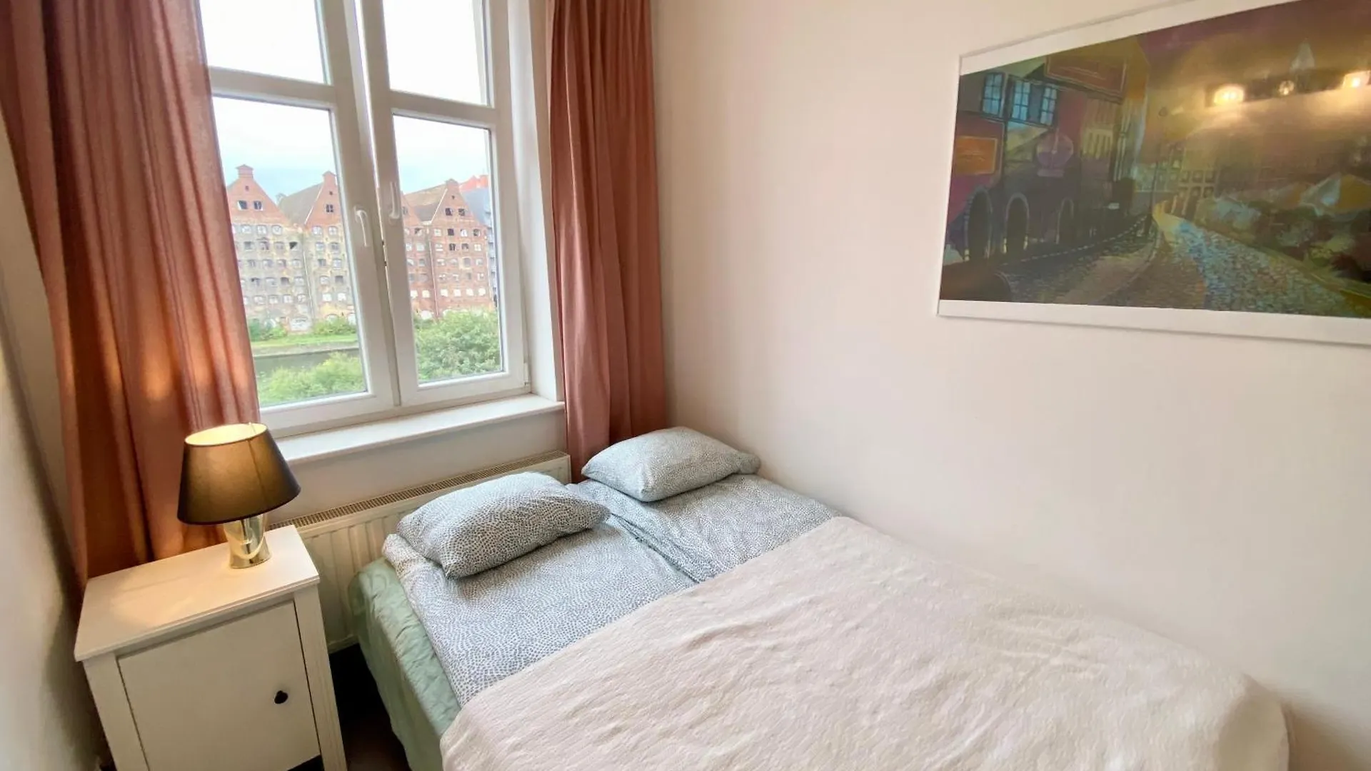 Apartment Lts Rent Comfortable River View & Art, Five Rooms Gdansk